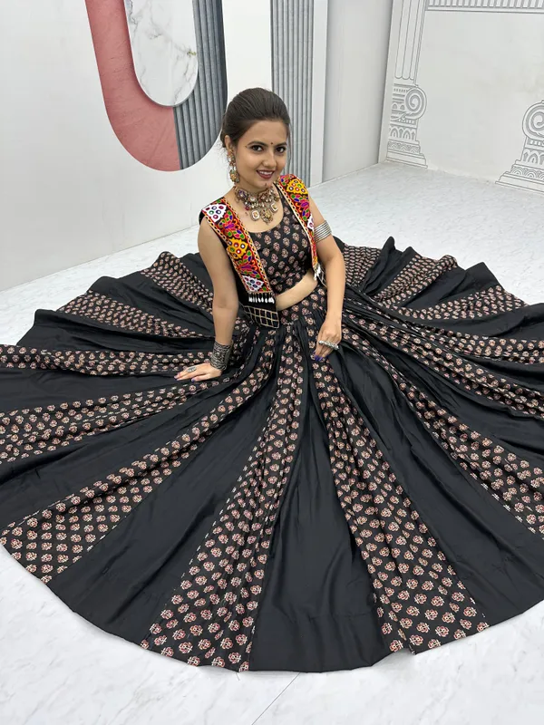 Black_Cotton_Lehenga_Choli_For_Women