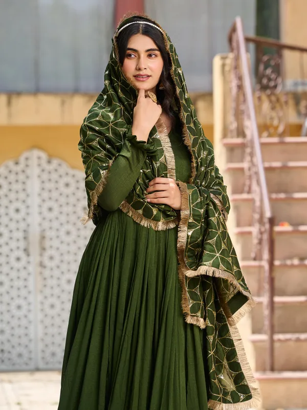 Green_&_Red_Silk_Gown_For_Women