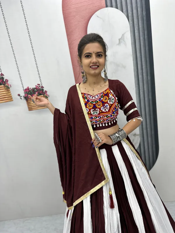 White_&_Red_Cotton_Lehenga_Choli_For_Women