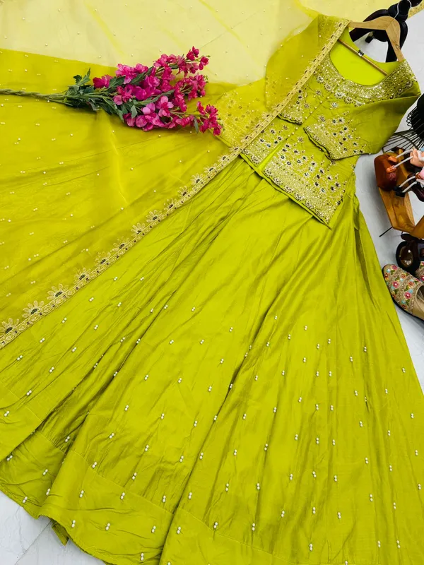 Mehndi_Silk_Lehenga_Crop_Top_For_Women