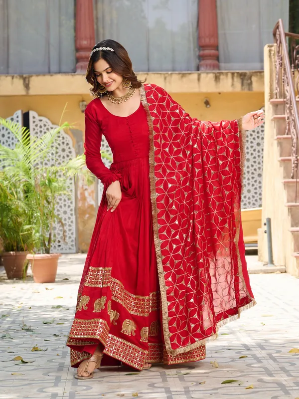 Red_Silk_Cotton_Gown_For_Women