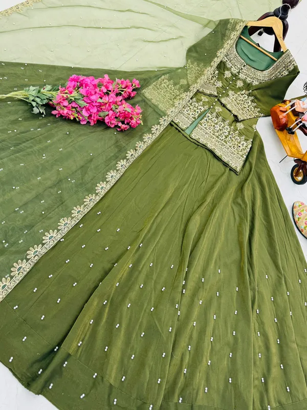 Green_Silk_Lehenga_Crop_Top_For_Women