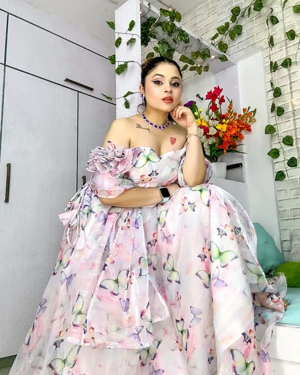 Cream_Silk_Lehenga_Crop_Top_For_Women