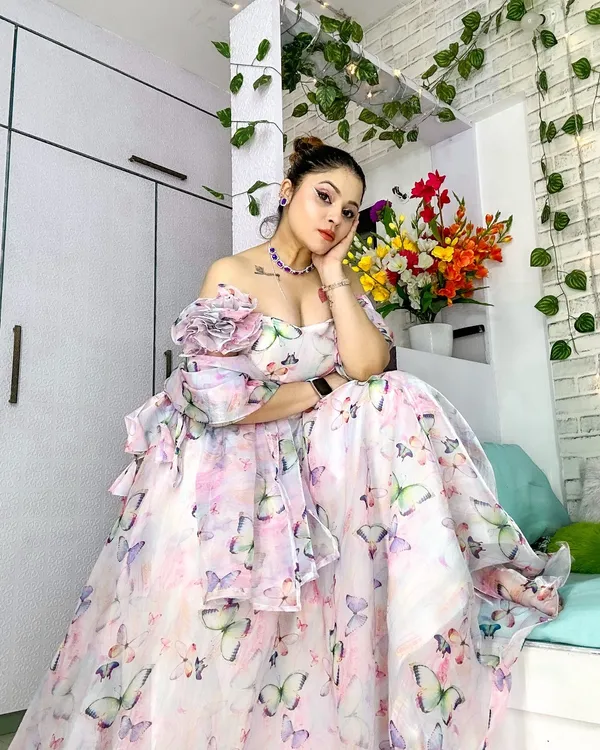 Cream_Silk_Lehenga_Crop_Top_For_Women