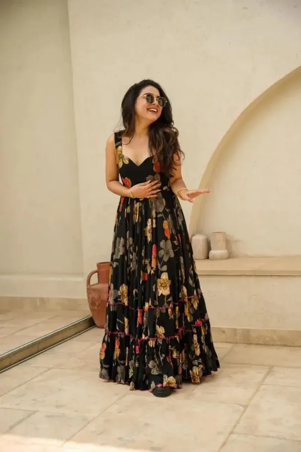Black_Silk_Gown_For_Women