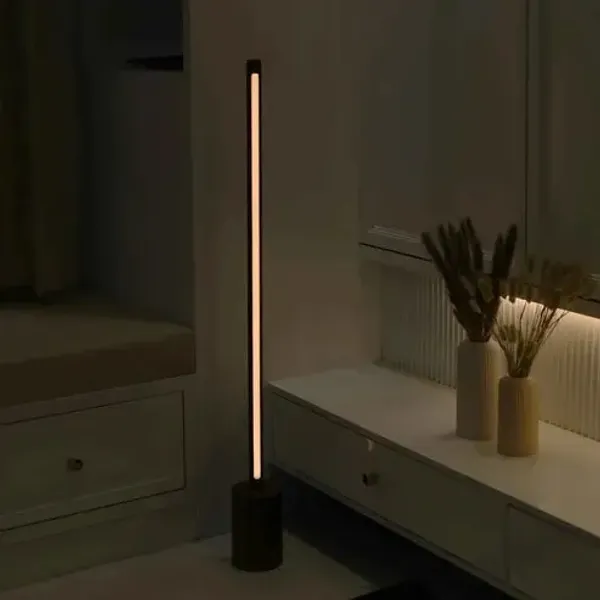 Minimalist_Wooden_Floor_Lamp_–_Sleek_Cylindrical_Rod_Design_-_Rosewood