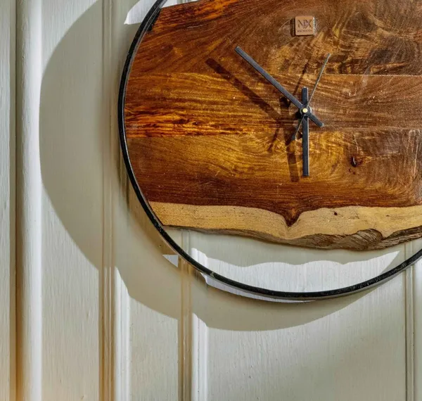 Rosewood_Clock_-_Timeless_Elegance_For_Your_Space