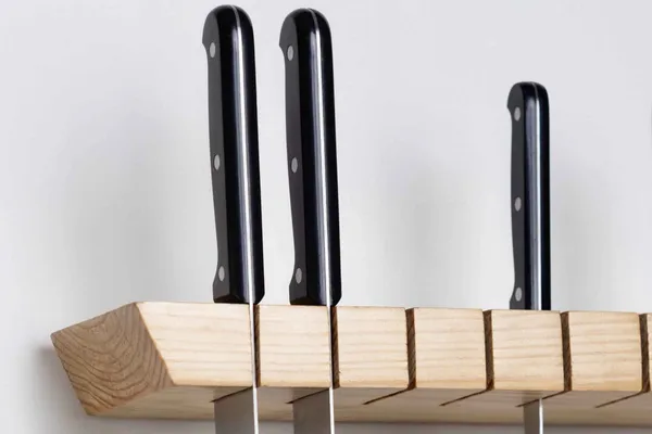 Pine_Knife_Holder_–_Sleek_Wall-Mounted