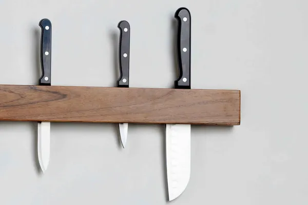 Knife_Holder_–_Sleek_Wall-Mounted_Storage_For_Modern_Kitchens
