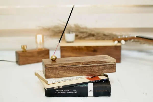 Teak_Wood_Incense_Holder_–_Simple_&_Elegant_Aroma_Diffuser