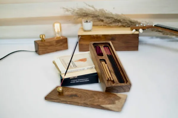 Teak_Wood_Incense_Holder_–_Simple_&_Elegant_Aroma_Diffuser