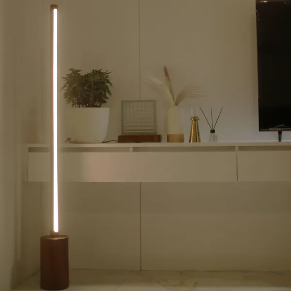Tall_Wooden_Floor_Lamp_–_Sleek_Cylindrical_Rod_Design_-_60_Inch