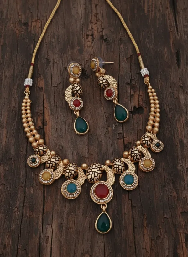 High_Gold_Pleated_Necklace_For_Women