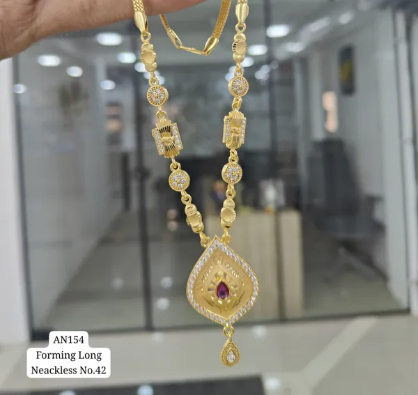 High_Gold_Pleated_Forming_Pendant_Set_Daily_Wear__For_Women