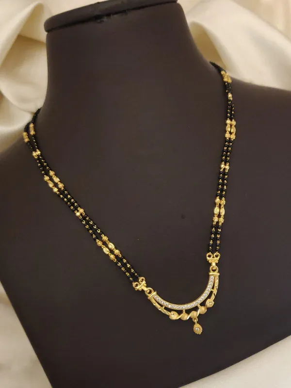 High_Brass_Gold_Forming_Daily_Wear_Mangalsutra_For_Women
