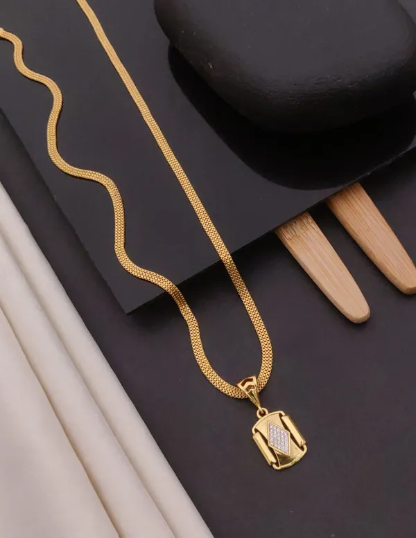 High_Gold_Pleated_Chain_Pendant_Premium_Quality_For_Women