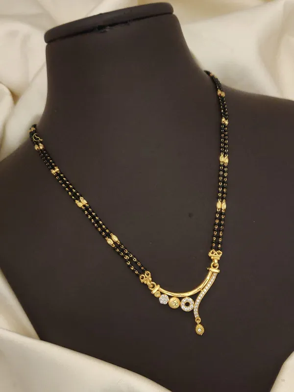 High_Gold_Pleated_Daily_Wear_Mangalsutra_For_Women