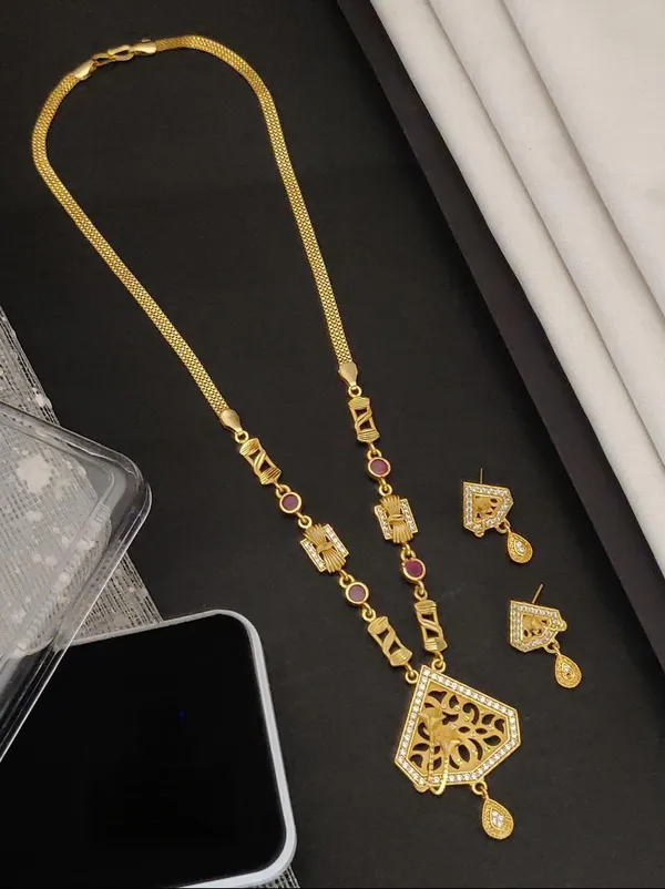 High_Gold_Pleated_Daily_Wear_Pendant_Set_Premium_Quality_For_Women