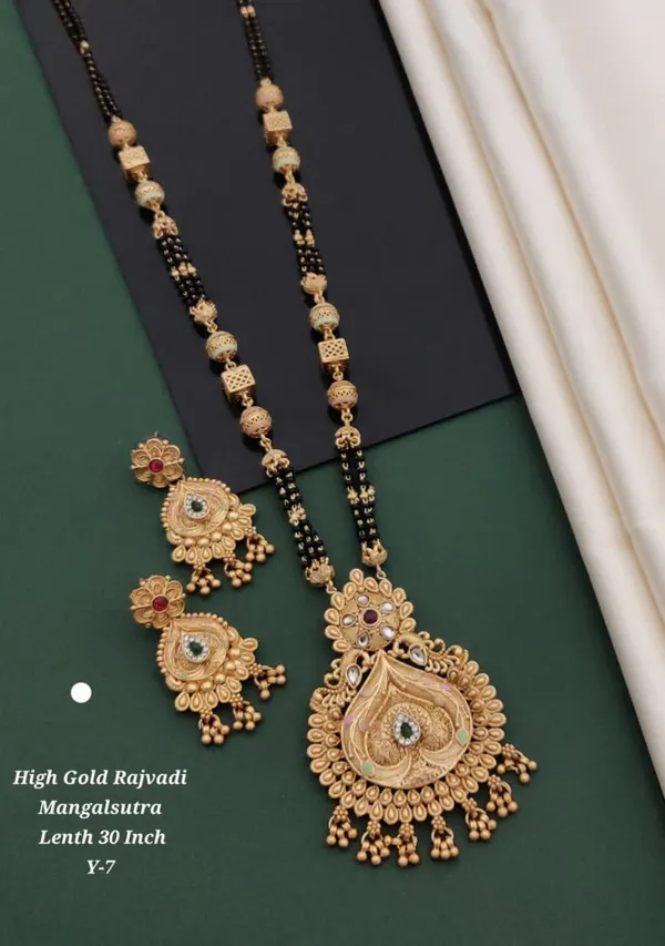 High_Gold_Pleated_Mangalsutra_For_Women