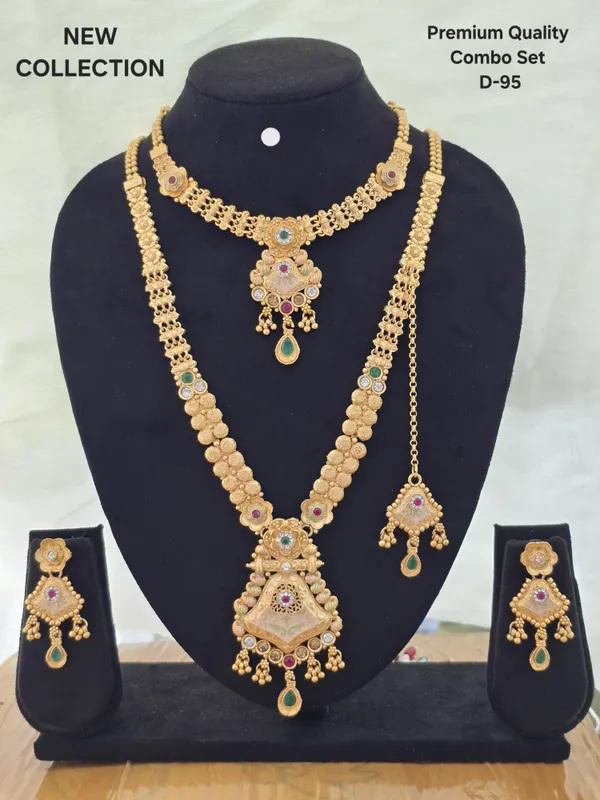 High_Gold_Pleated_Necklace_Combo_Set_For_Women