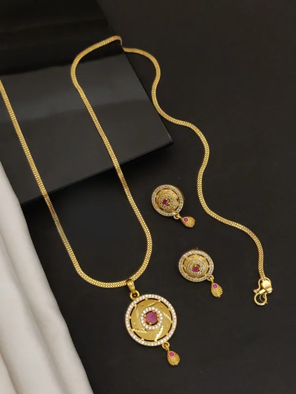 High_Gold_Pleated_Pendant_Set_For_Women