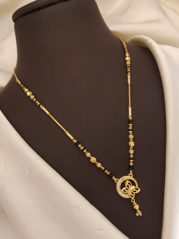 High_Gold_Pleated_Daily_Wear_Forming_Mangalsutra_For_Women