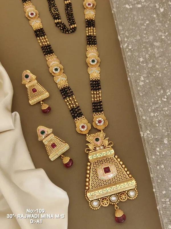 High_Gold_Pleated_Mangalsutra_For_Women