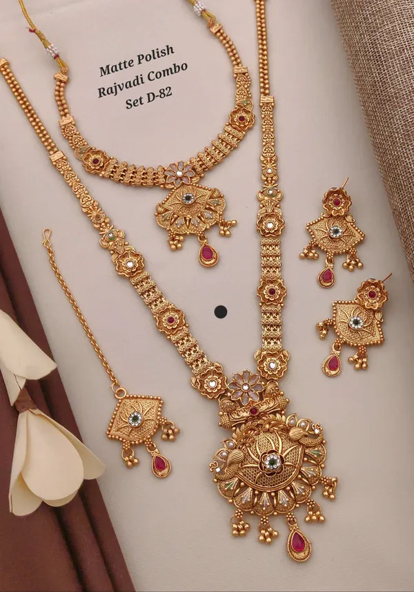 High_Gold_Pleated_Necklace_Combo_Set_For_Women
