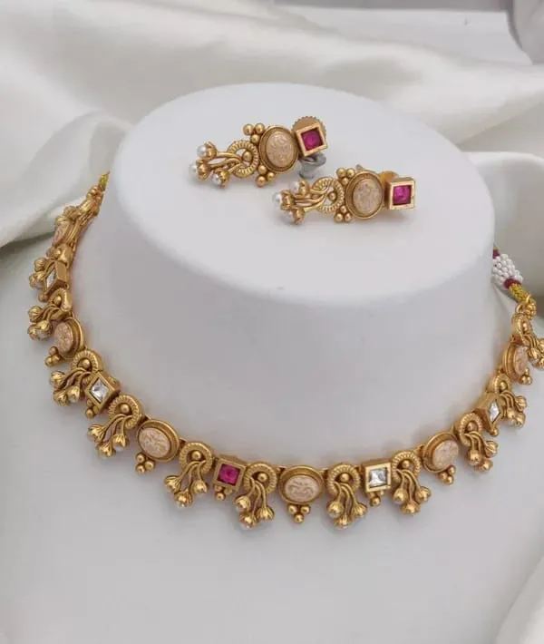 High_Gold_Pleated_Necklace_With_Matching_Earrings_For_Women