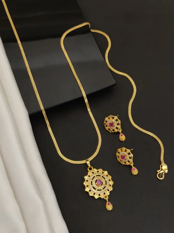 High_Gold_Pleated_Pendant_Set_For_Women