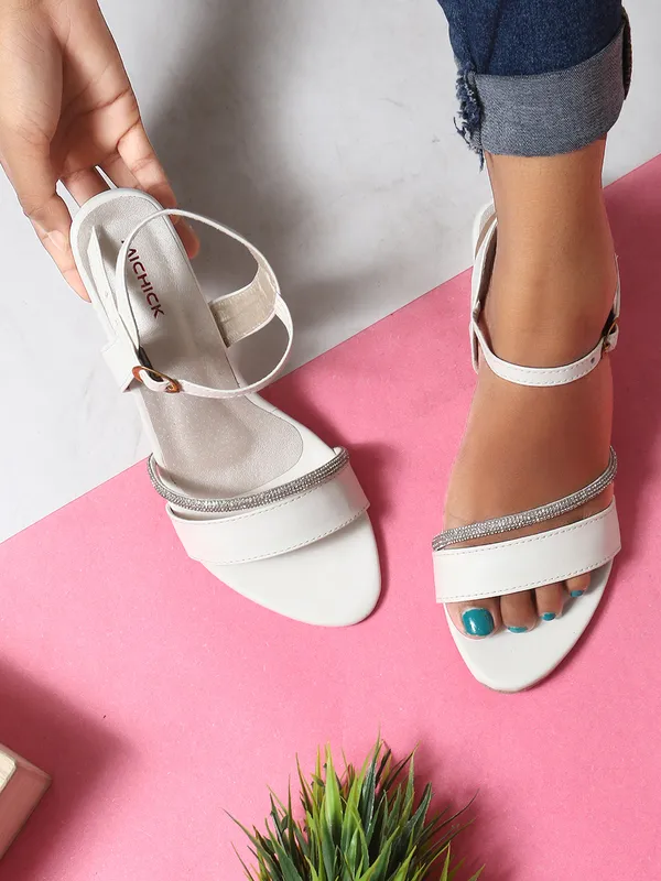 White_Block_Heel_Sandals_With_Embellished_Straps_For_Women