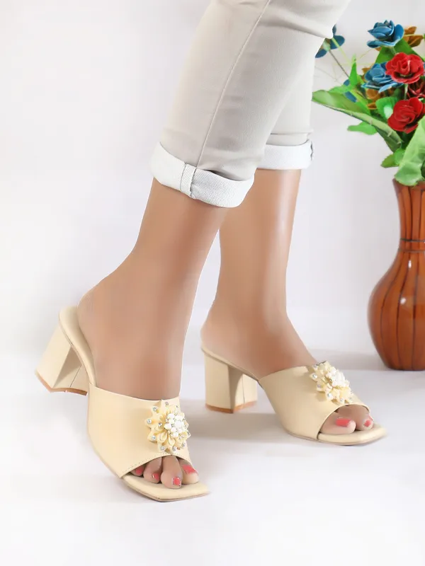 Cream_Embellished_Block_Heel_Sandals_For_Women