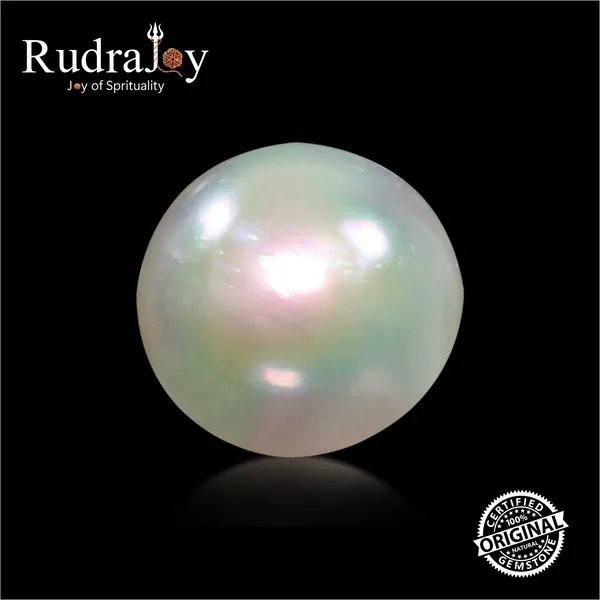 Natural_White_South_Sea_Pearl_(Saccha_Moti)_3.18_Carats