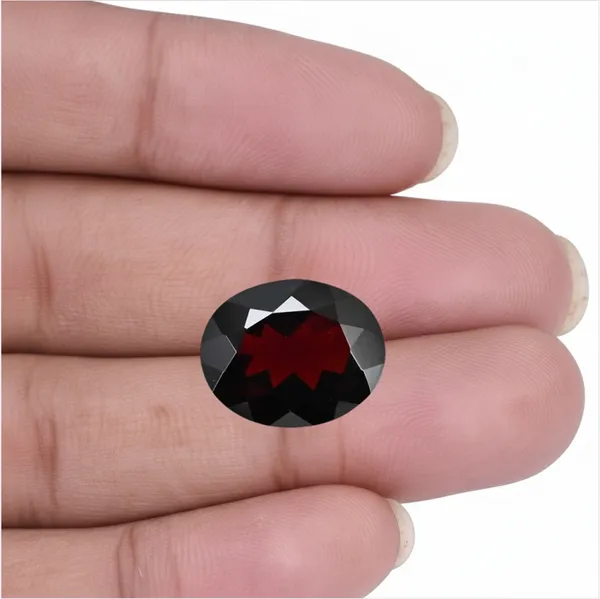 Natural_Red_Garnet_(Raktmani)_4.88_Carats