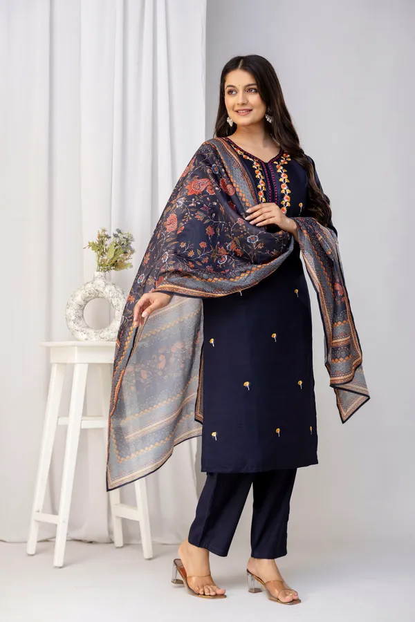 Black_Embroidery_kurta_set