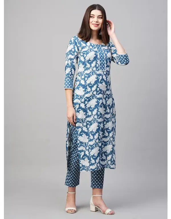 Blue_Floral_Printed_Kurti_Pant_Set_For_Women_