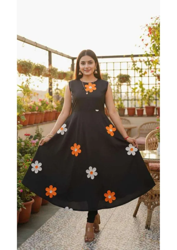 Goral_Black_Embroidery_kurti