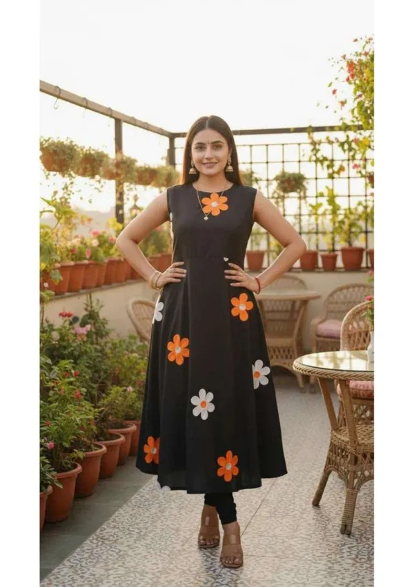 Goral_Black_Embroidery_kurti