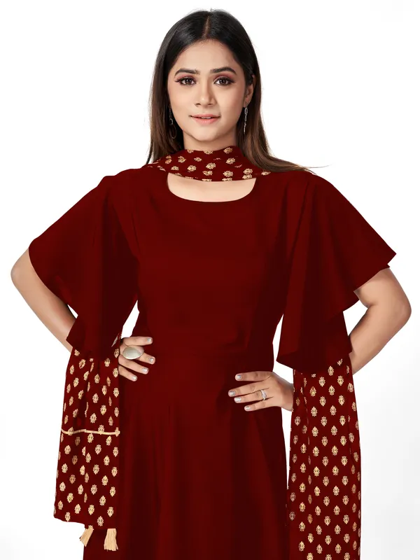 Maroon_Crepe_Kurti_&_Dupatta_Set_For_Women