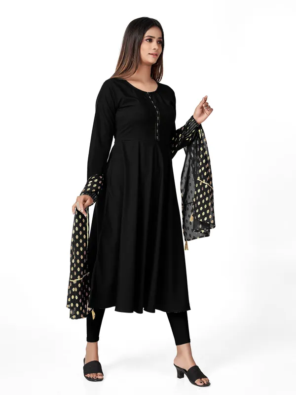 Black__Crepe_Kurti_&_Dupatta_Set_For_Women