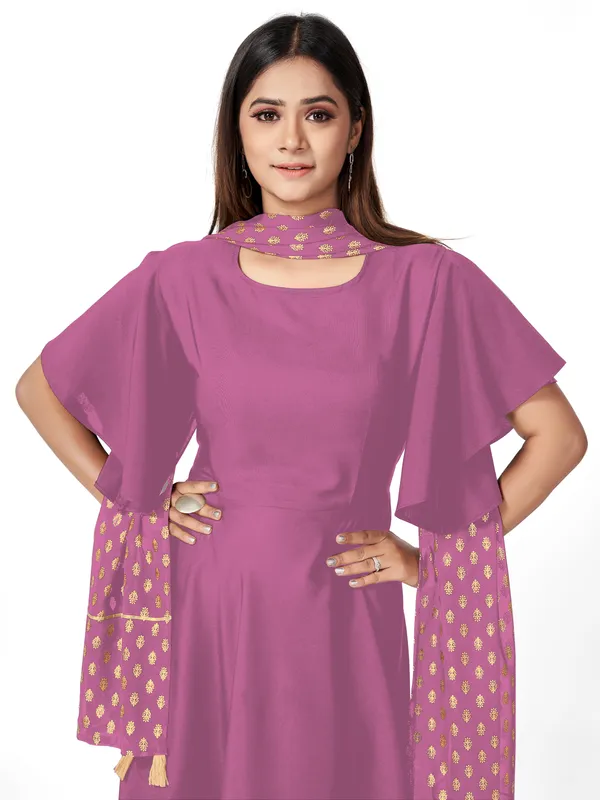 Pink_Crepe_Kurti_&_Dupatta_Set_For_Women