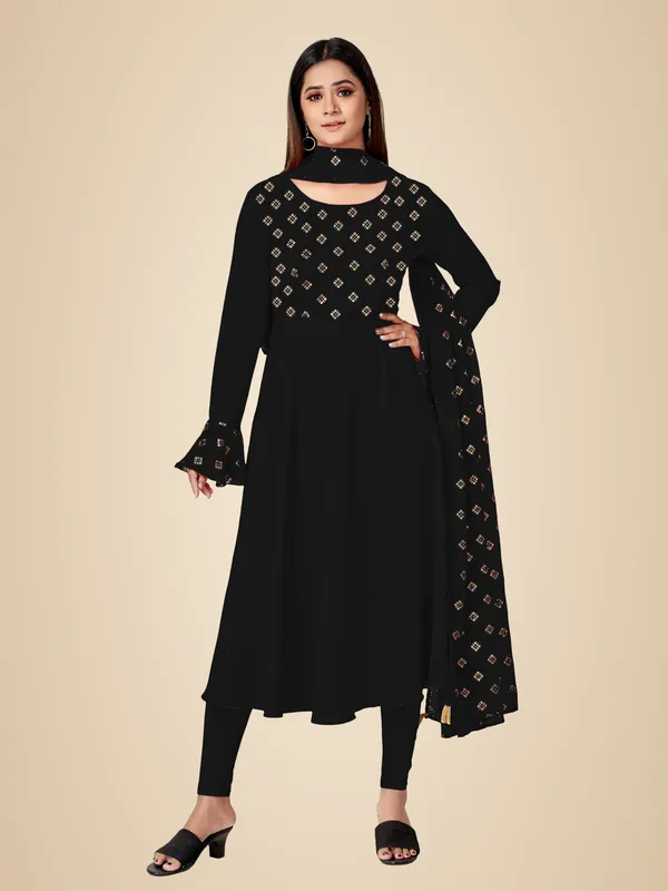 Black_Crepe_Kurti_&_Dupatta_Set_For_Women