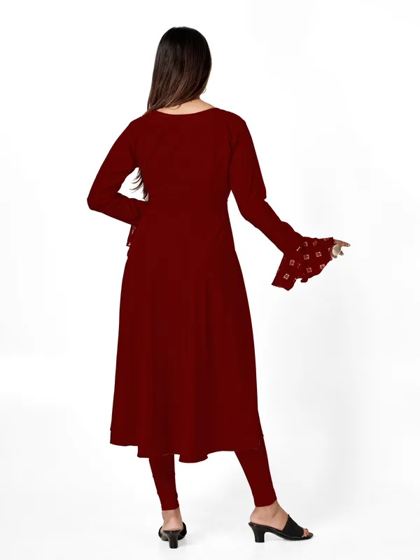 Maroon_Crepe_Kurti_&_Dupatta_Set_For_Women