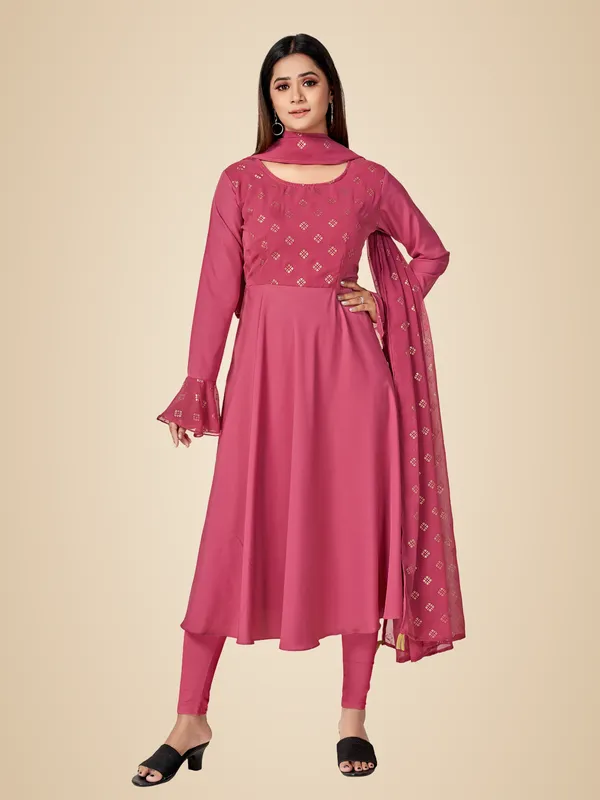 Pink_Crepe_Kurti_&_Dupatta_Set_For_Women