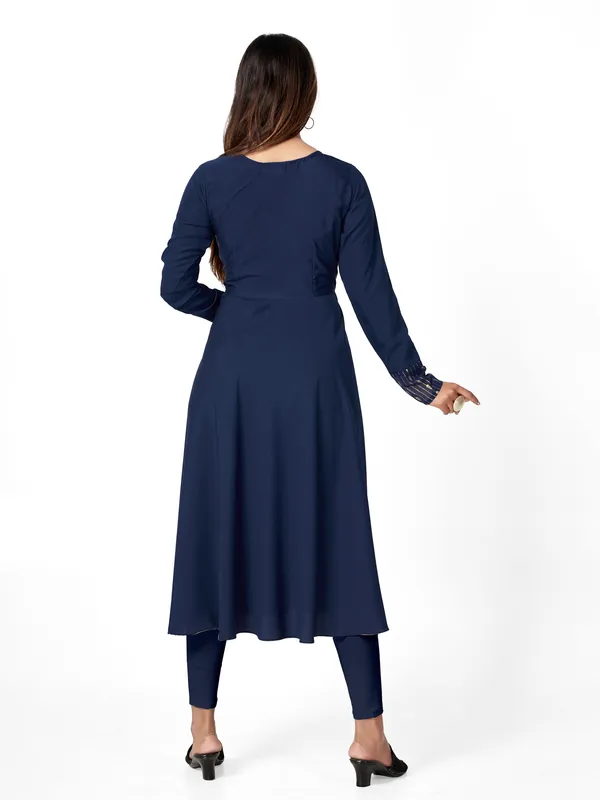 Blue_Crepe_Kurti_&_Dupatta_Set_For_Women
