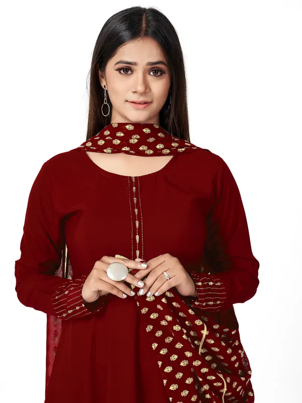 Maroon_Crepe_Kurti_&_Dupatta_Set_For_Women