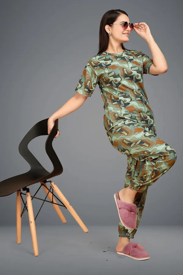 Dark_Green_Lycra_Night_Suit_For_Women