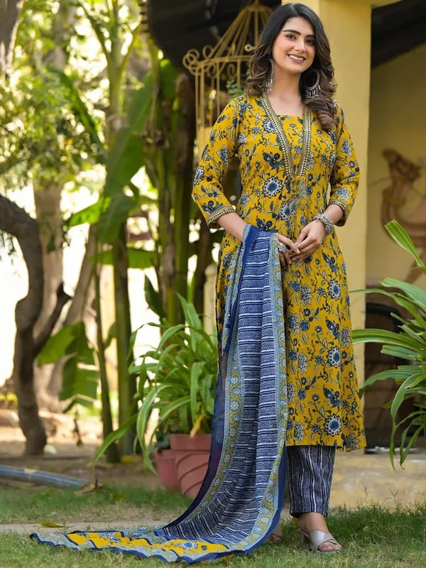 Yellow_Kurta_Pant_&_Dupatta_For_Women