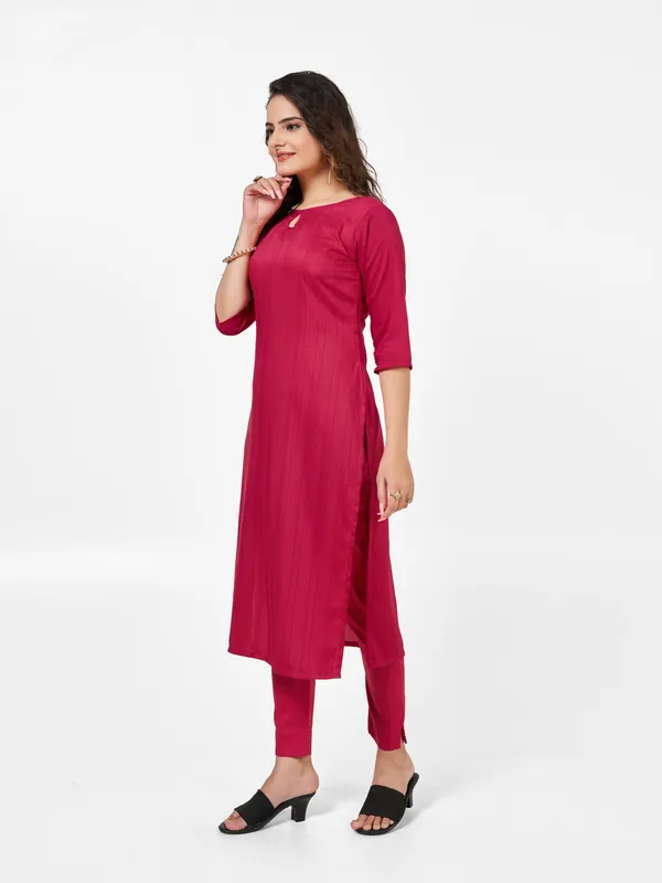 Pink_Jacquard_Kurti_Pant_Set_For_Women