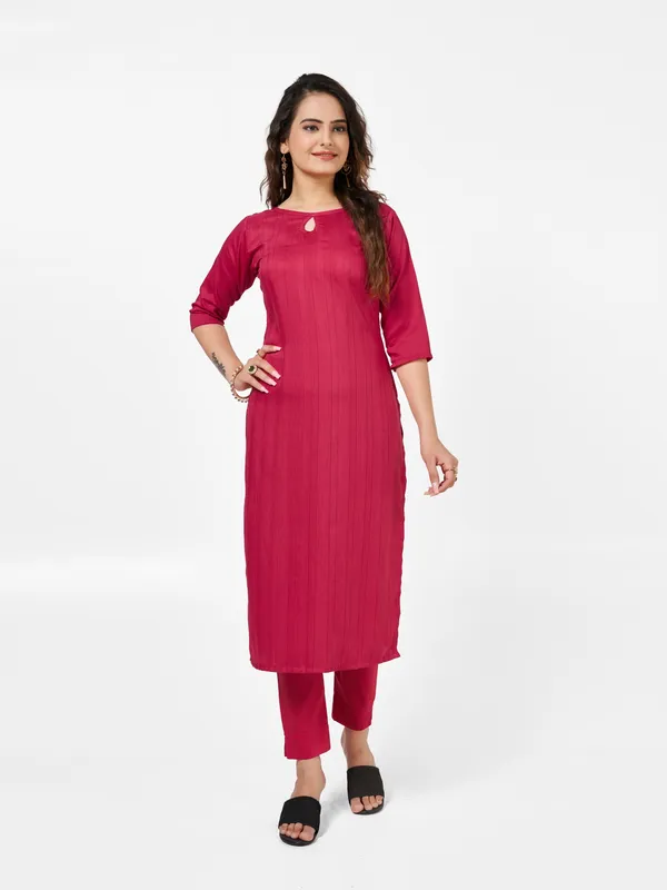Pink_Jacquard_Kurti_Pant_Set_For_Women